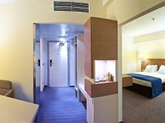 Holiday Inn