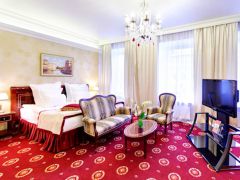 Золотой Треугольник