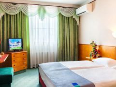 Парк Инн (В.Новгород)