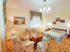 Корона(Евпатория)