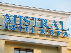 MISTRAL HOTEL & SPA