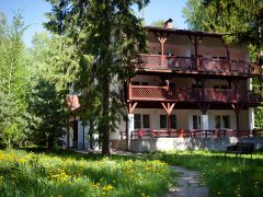 COUNTRY RESORT