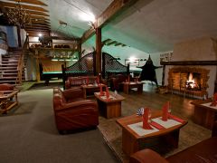 COUNTRY RESORT