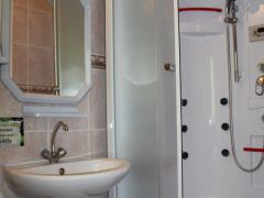 Золотой лотос