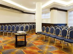 Ренессанс Москва Монарх Центр