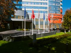 Ренессанс Москва Монарх Центр
