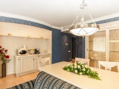 Гранд Авеню Отель