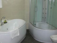 LES Art Resort