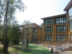 LES Art Resort