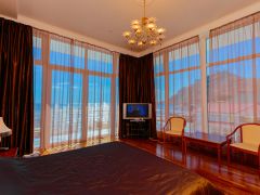 Белый грифон