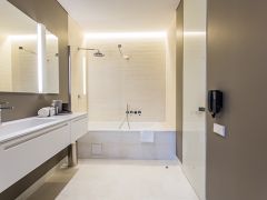 Crystal House Suite Hotel & SPA