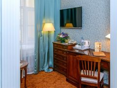 Петръ Отель