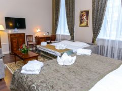 Петръ Отель