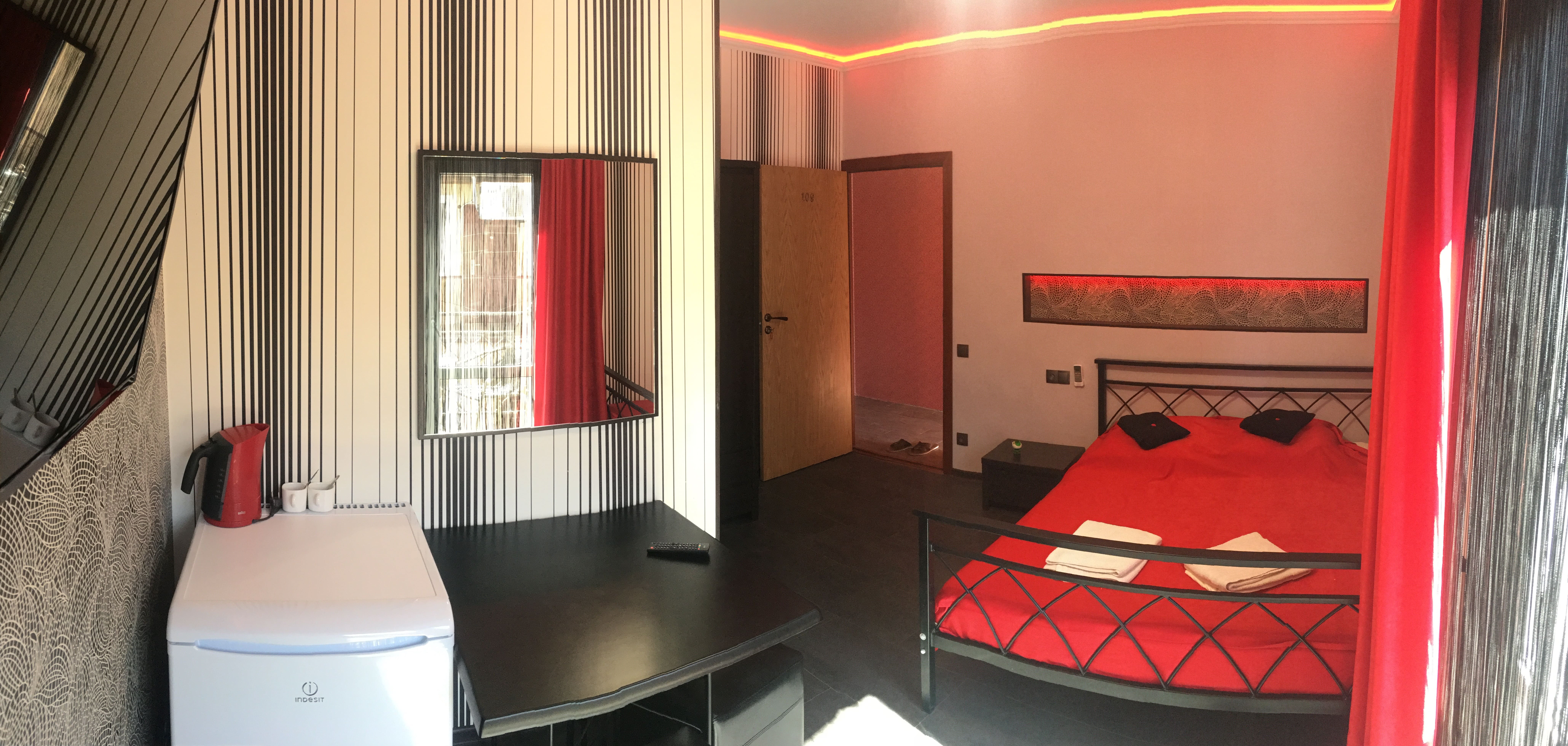 F-HOTEL GUEST HOUSE 