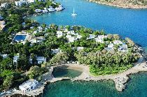 MINOS BEACH ART HOTEL