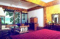 MOM TRI'S VILLA ROYALE