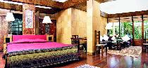 MOM TRI'S VILLA ROYALE