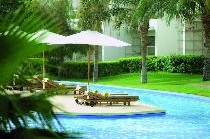 THE RITZ-CARLTON