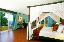 THE FAIR HOUSE BEACH RESORT
