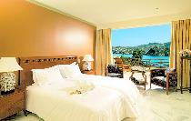 CAPSIS RUBY RED REGAL HOTEL