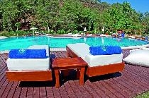 THE BAY BEACH CLUB